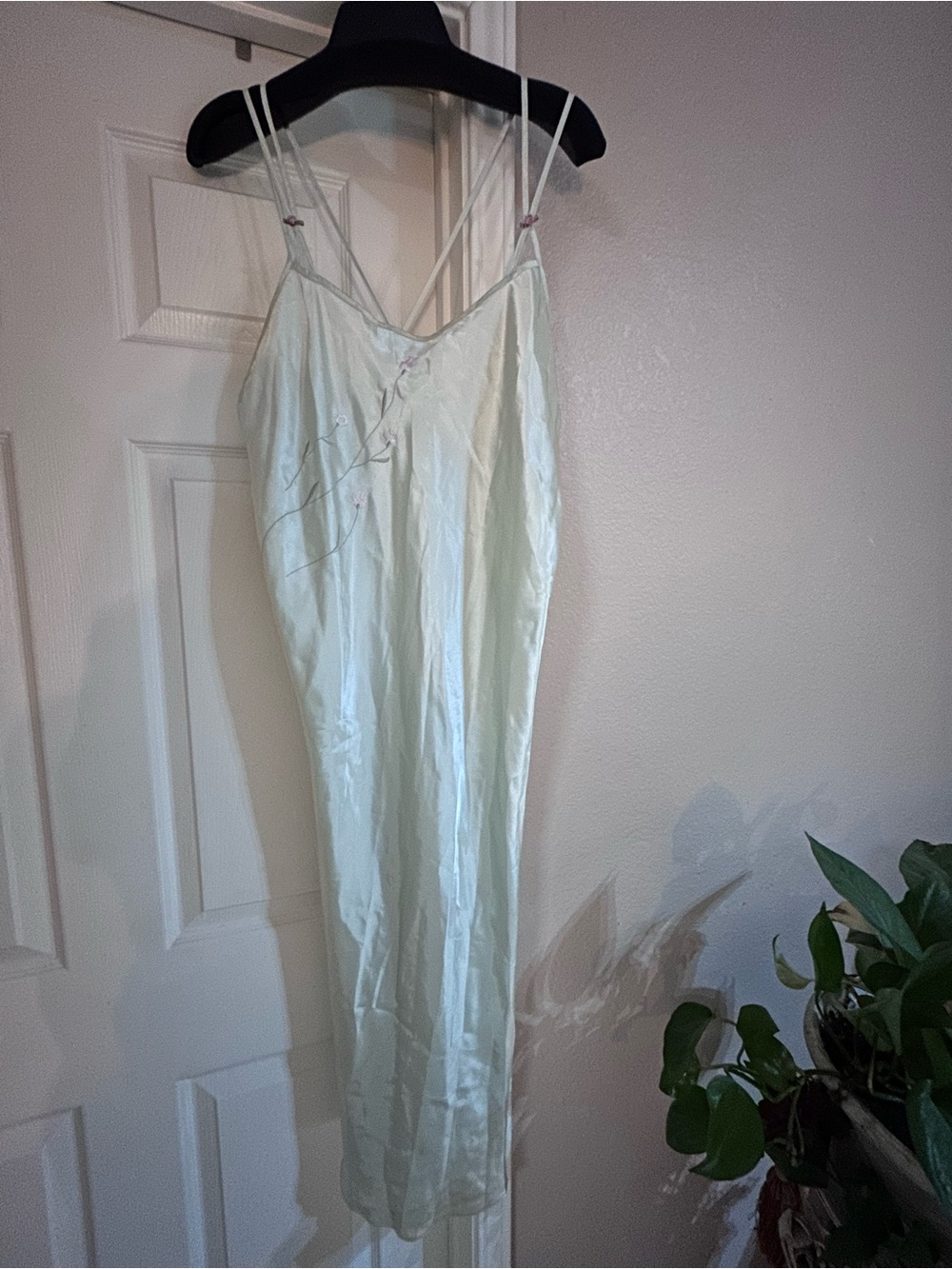 Beautiful Ladies nightgown, Size L - Picture 7 of 9